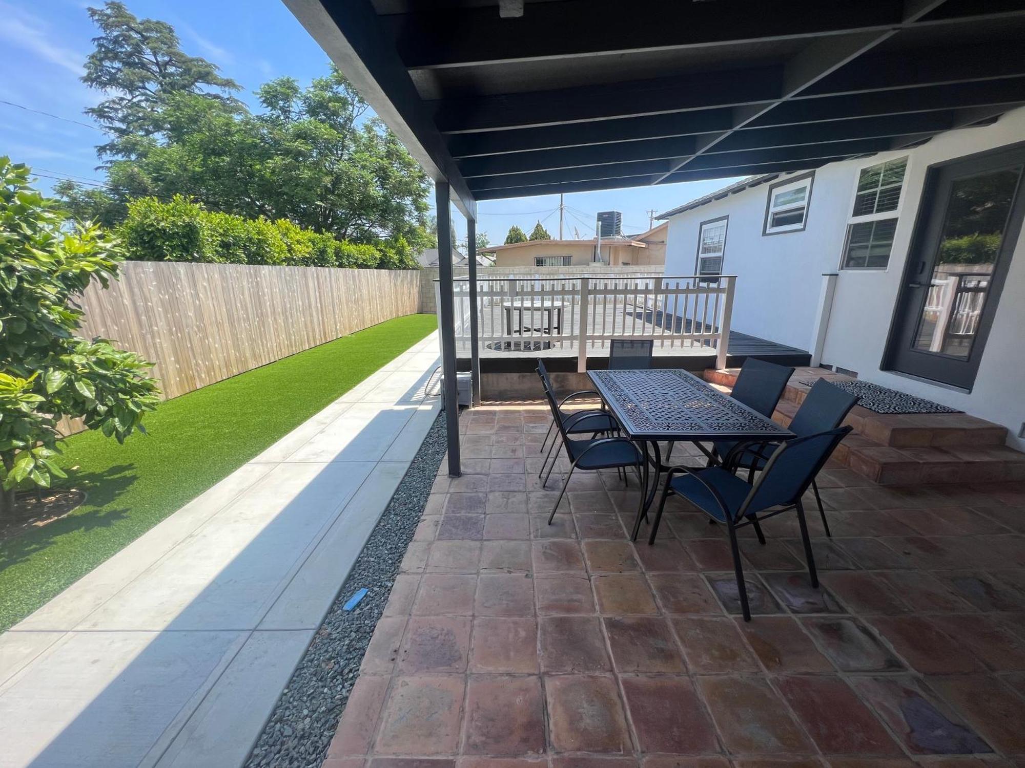 Beautiful Encino House With Backyard, Deck & Patio Hébergement de vacances *