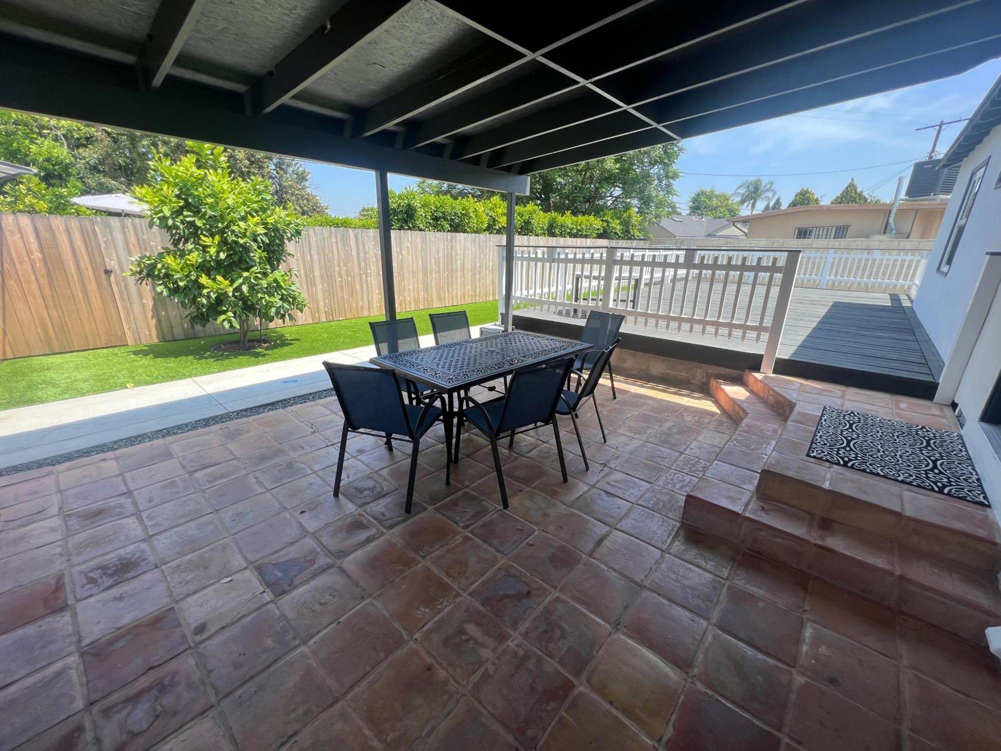 Hébergement de vacances Beautiful Encino House With Backyard, Deck & Patio *